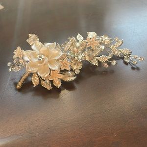 Gorgeous bridal hair clip